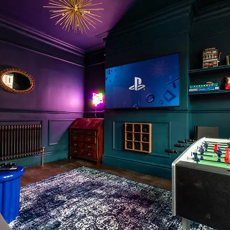 펜션 Emerald Park - Hot Tub & Games Room! *