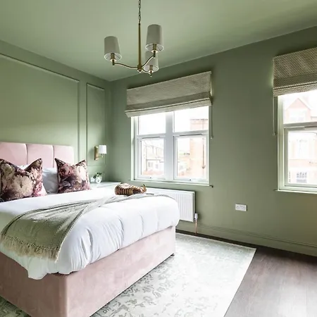 Emerald Park - Hot Tub & Games Room! Feriehus