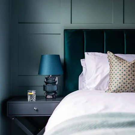 Emerald Park - Hot Tub & Games Room!