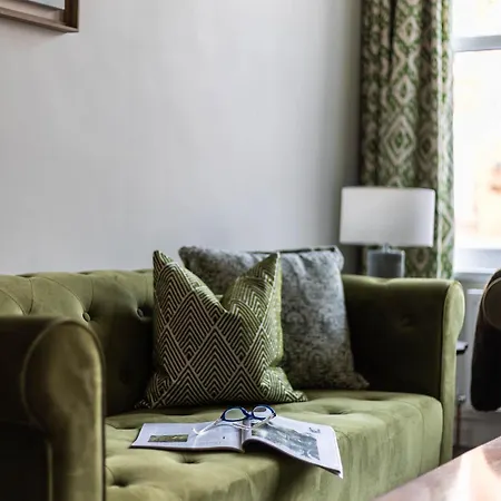 Emerald Park - Hot Tub & Games Room! *