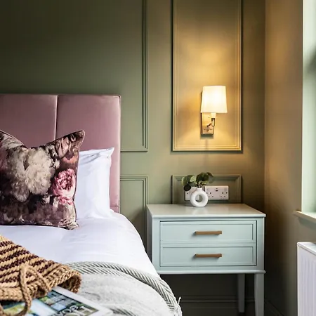 Casa vacanze Emerald Park - Hot Tub & Games Room! *