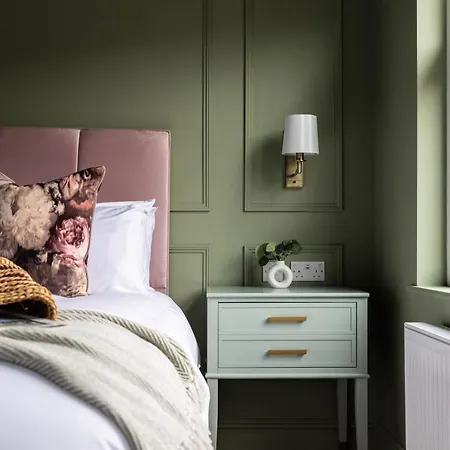 Emerald Park - Hot Tub & Games Room! *