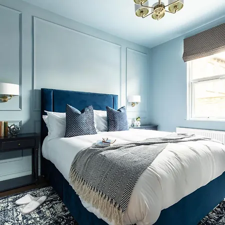 Emerald Park - Hot Tub & Games Room! 펜션