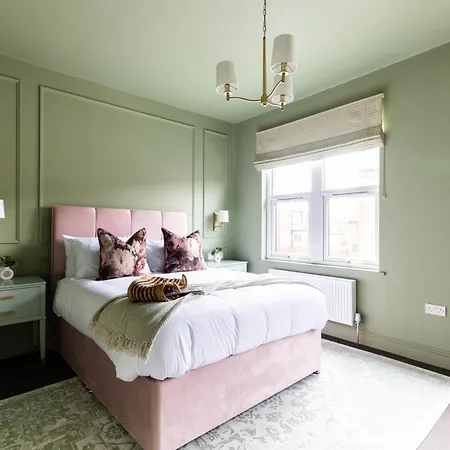 펜션 Emerald Park - Hot Tub & Games Room!