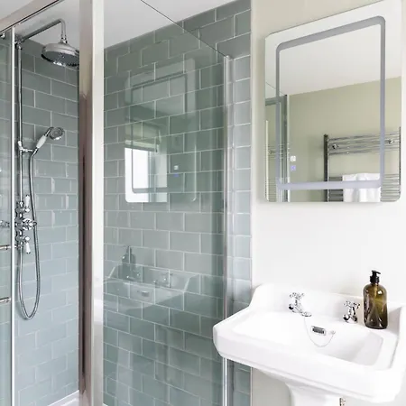 펜션 Emerald Park - Hot Tub & Games Room! *