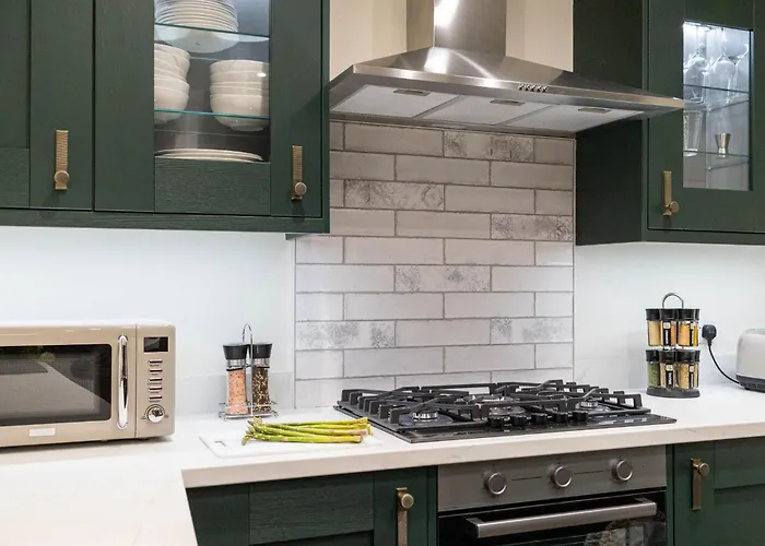 Emerald Park - Hot Tub & Games Room! *