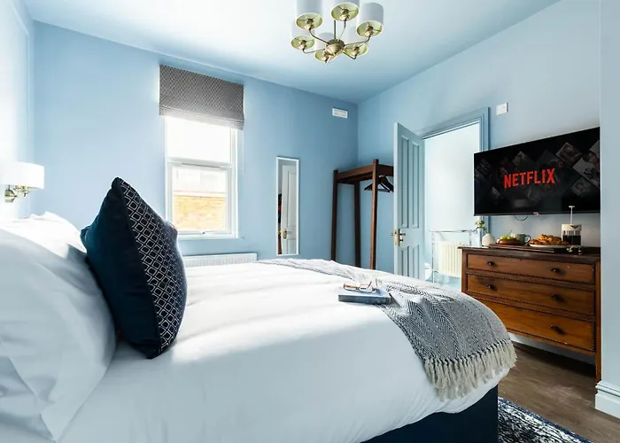 Emerald Park - Hot Tub & Games Room!