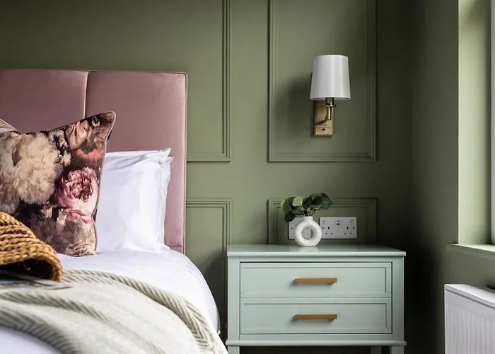 Emerald Park - Hot Tub & Games Room! *