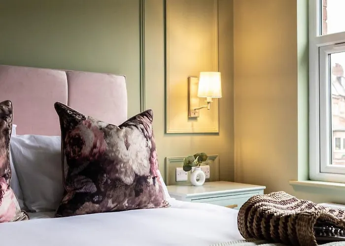 Emerald Park - Hot Tub & Games Room!