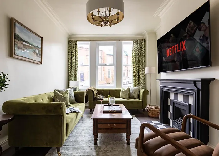 Ferienhaus Emerald Park - Hot Tub & Games Room! *