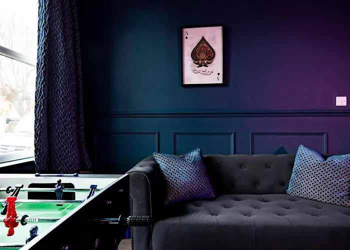 Emerald Park - Hot Tub & Games Room!