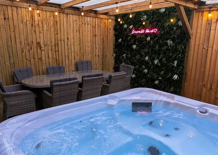 Ferienhaus Emerald Park - Hot Tub & Games Room! Scarborough