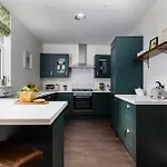 Σπίτι διακοπών Emerald Park - Hot Tub & Games Room! Σκάρμπορο
