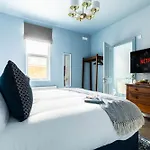 Emerald Park - Hot Tub & Games Room!