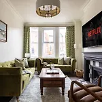 Σπίτι διακοπών Emerald Park - Hot Tub & Games Room! *