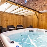 Emerald Park - Hot Tub & Games Room! Σπίτι διακοπών Σκάρμπορο